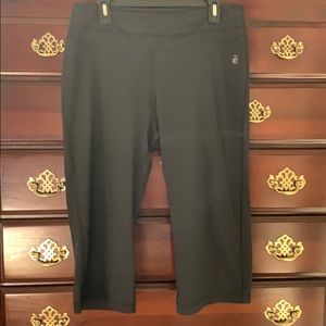 Capri length leggings/yoga pants